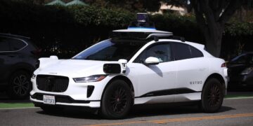 Self-Driving Taxis Dominate Phoenix